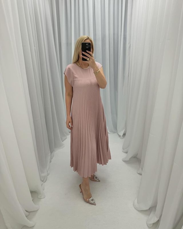 🌹Mother's Day Promotion 🎁Sleeveless Pleated Simple Solid Color Dress