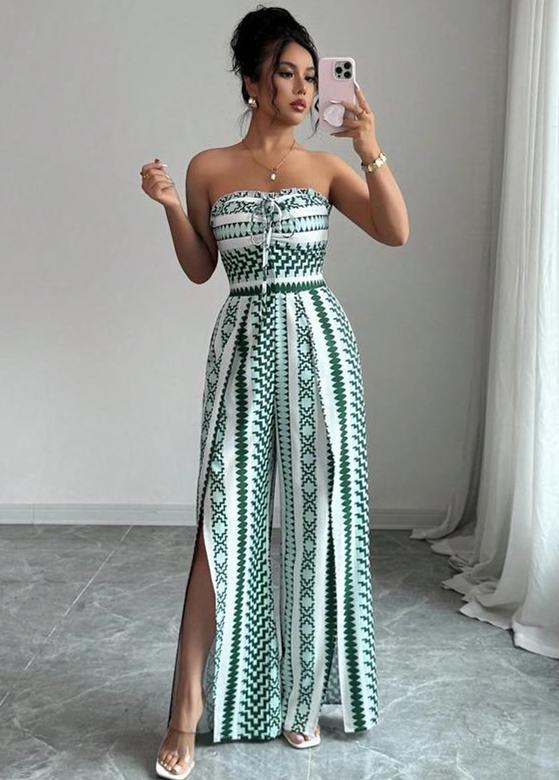 👗 47% OFF NOW! 💥 Geometric Jumpsuit with Halter Neckline & Side Slit – Unique print & elastic back – Versatile, perfect for summer parties or resort wear ✨