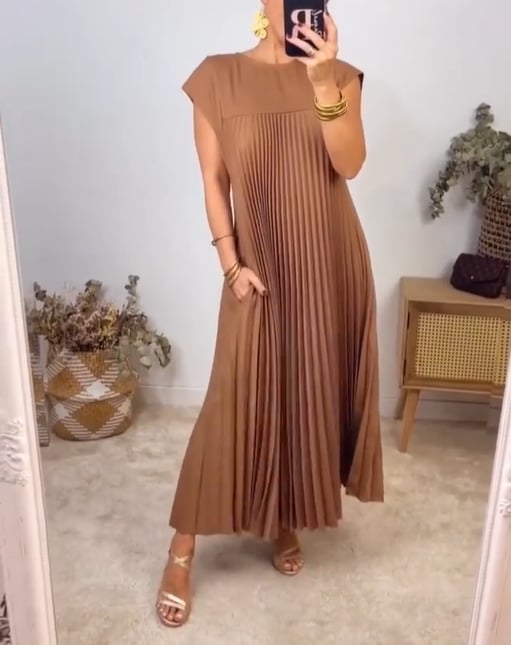 🌹Mother's Day Promotion 🎁Sleeveless Pleated Simple Solid Color Dress
