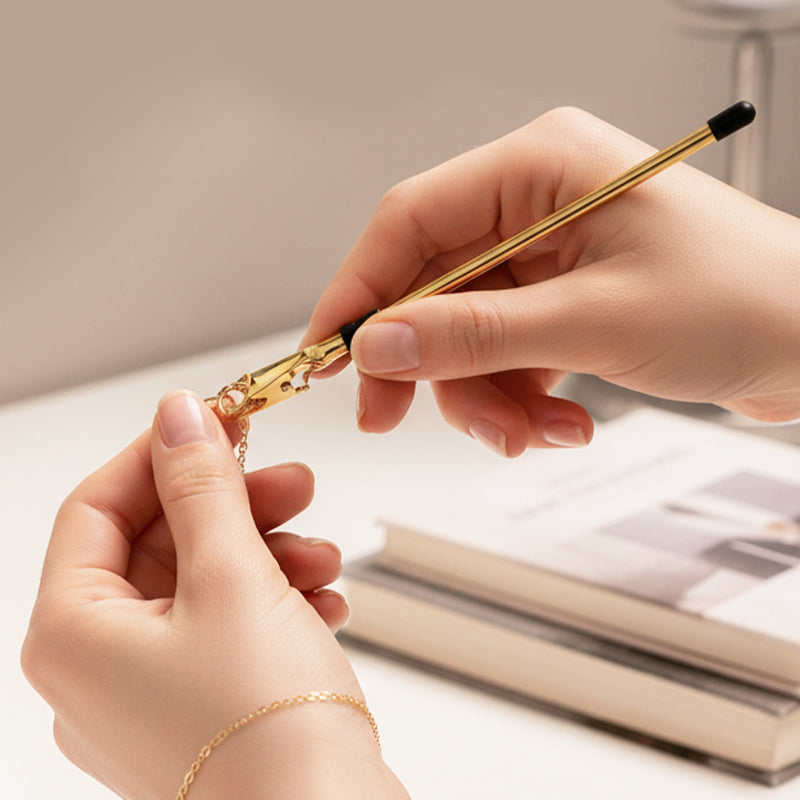 Easy-to-Use Portable Bracelet Helper