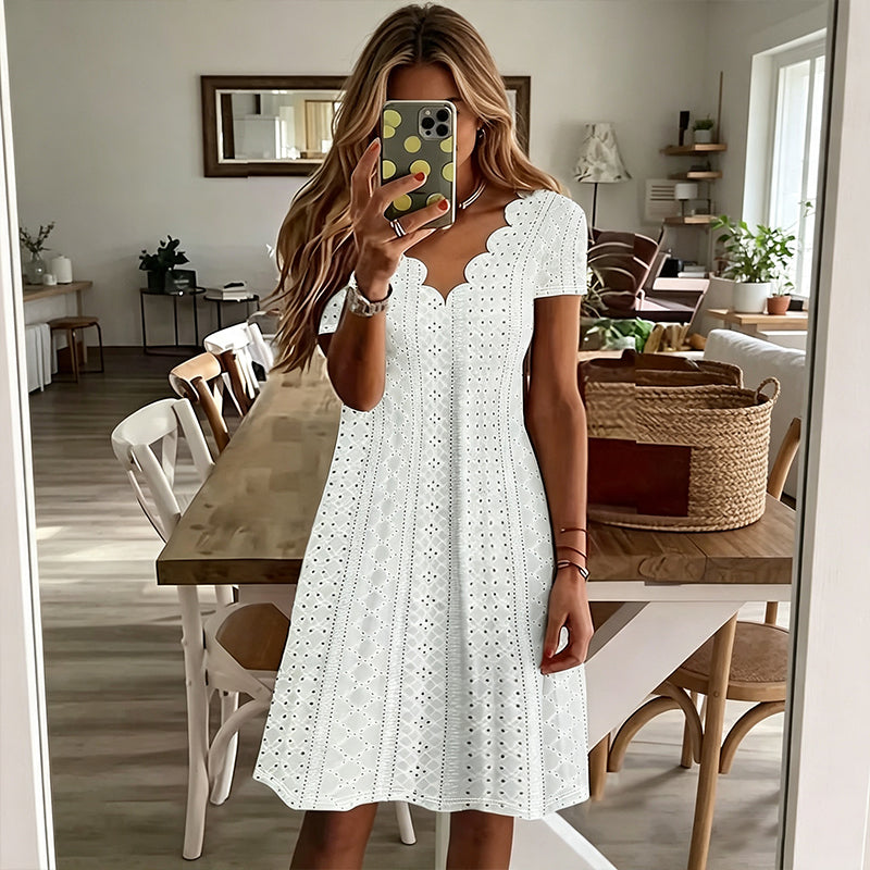 💖LAST DAY SALE ONLY ￡13.99!! 👗Top Pick - V-Neck Eyelet Dress with Scallop Trim – Lightweight & Romantic for Garden Parties or Brunch 🌿