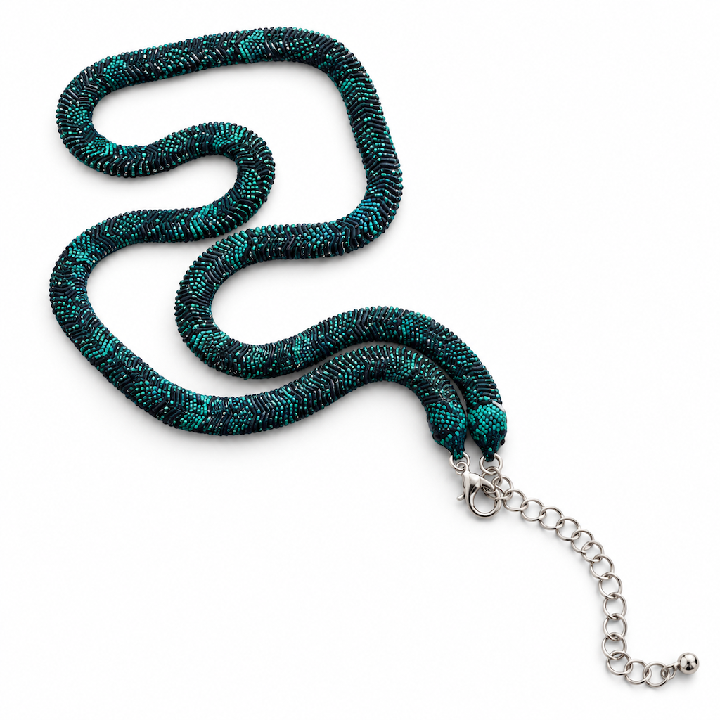 🐍 LIMITED-TIME 50% OFF! ✨ Vintage Snake Pattern Geometric Clavicle Chain – Retro, Eye-Catching, Comfort Fit